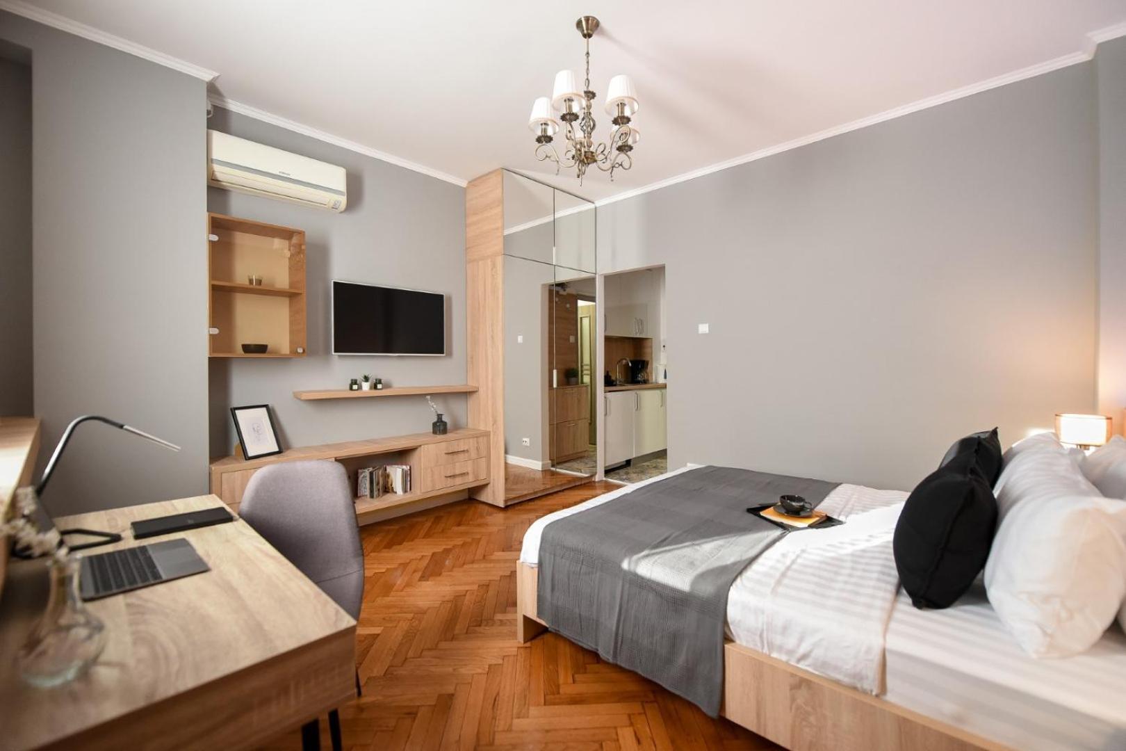 City Center Getaway - Cozy Accommodation For Your Perfect Stay Bukarest Kültér fotó